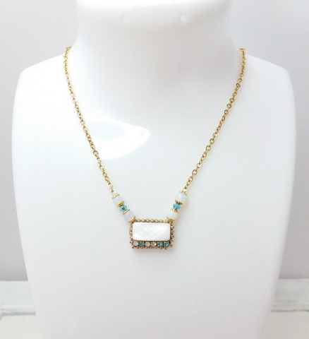 collier brodé à l'aiguille - collier Maharani