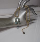 Colllier brodé à l'aiguille - collier Petit Pacific