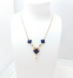 collier brodé à l'aiguille